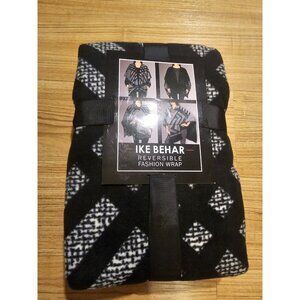 Ike Behar Reversible Fashion Wrap One Size Black and White Fleece Poncho